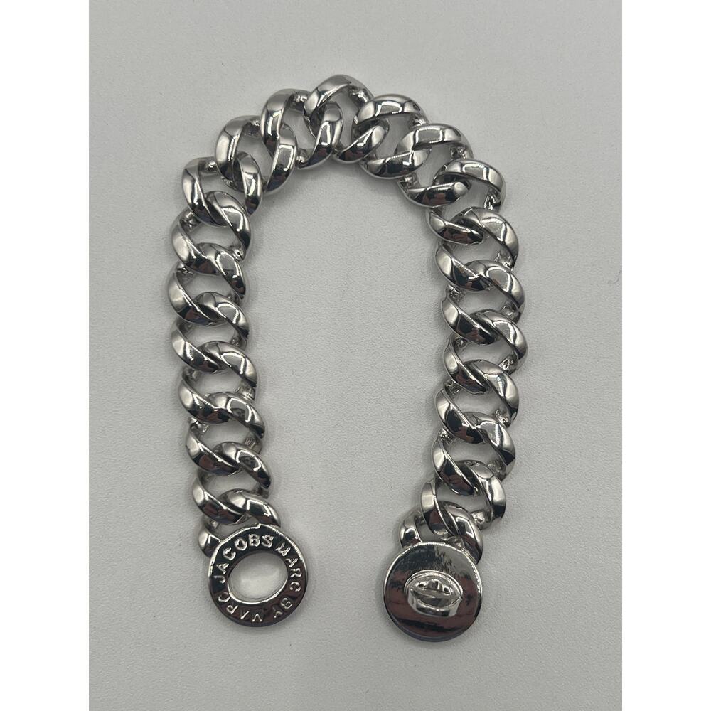 MARC JACOBS Katie Turnlock Bracelet Chunky Curb Chain Engraved Silver Tone 7" - Picture 10 of 13
